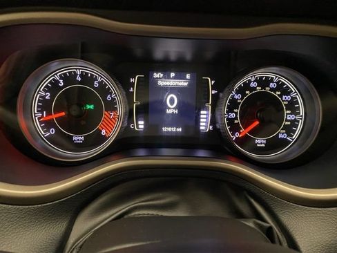 Used 2015 Jeep Cherokee Latitude w/ Cold Weather Group image 15