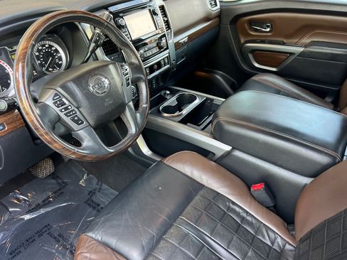 Used 2016 Nissan Titan Platinum Reserve AWD/4WD image 11