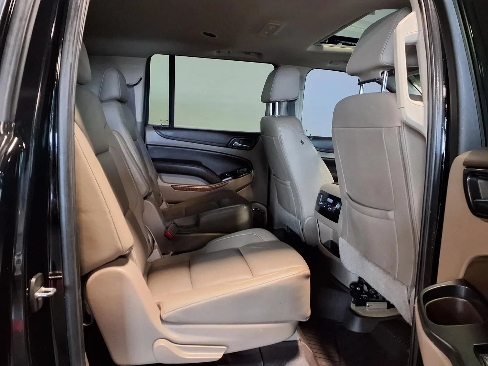 Used 2017 Chevrolet Suburban Premier w/ Max Trailering Package AWD/4WD image 12