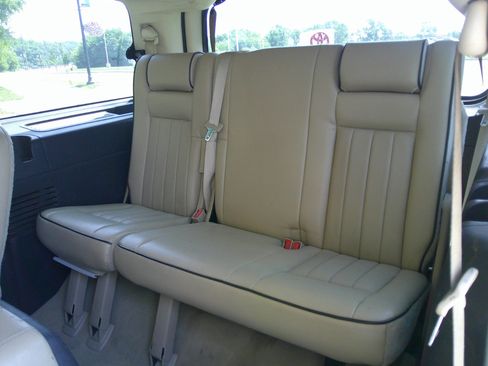 Used 2006 Lincoln Navigator Ultimate image 42