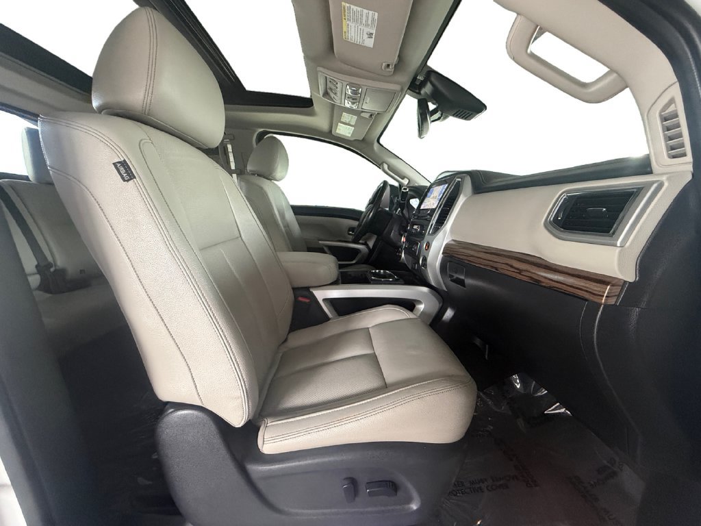 Used 2021 Nissan Titan SL w/ Moonroof Package AWD/4WD image 17