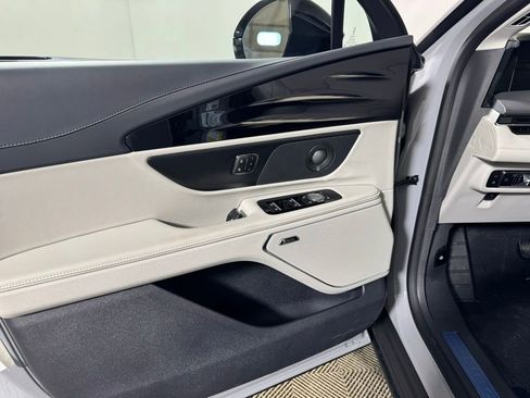 New 2026 Lincoln Nautilus Premier w/ Equipment Group 102A image 17