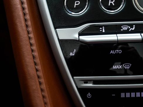 Used 2019 Aston Martin DB11 Volante RWD image 33