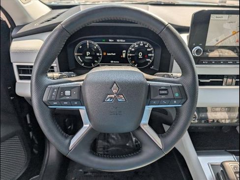 Used 2024 Mitsubishi Outlander SEL image 8