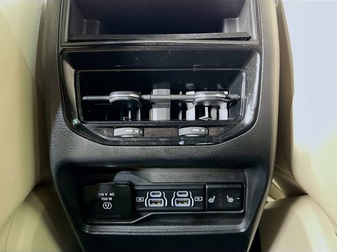 Used 2022 Jeep Grand Cherokee Limited 4xe w/ Luxury Tech Group II AWD/4WD image 36