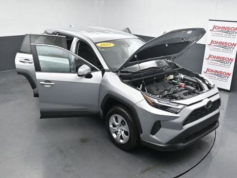 Used 2025 Toyota RAV4 LE FWD image 39