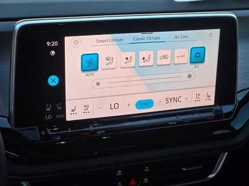 New 2025 Volkswagen Atlas Cross Sport SE AWD/4WD image 13