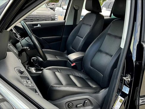 Used 2016 Volkswagen Tiguan SE image 8