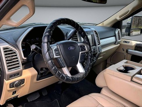 Used 2017 Ford F250 Lariat w/ Chrome Package image 15