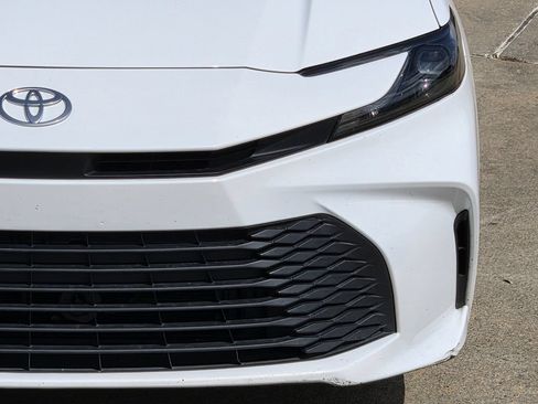 Used 2025 Toyota Camry LE FWD image 4
