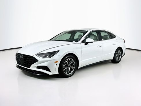 Used 2023 Hyundai Sonata SEL FWD image 3