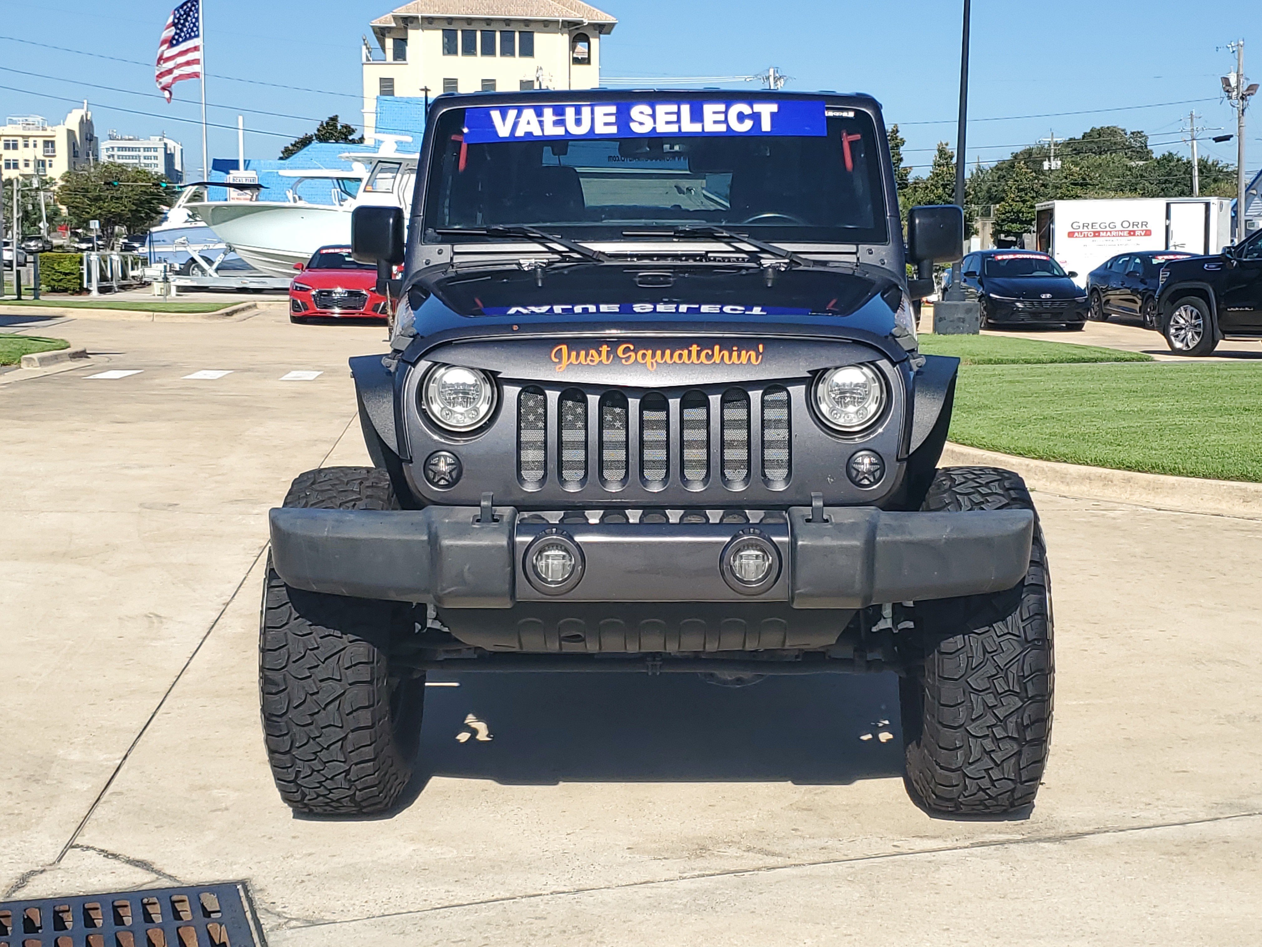 Used 2017 Jeep Wrangler Sahara w/ Connectivity Group AWD/4WD image 7