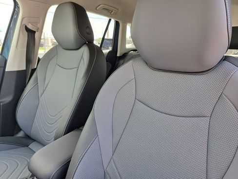 New 2026 Volkswagen Tiguan SE FWD image 17