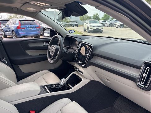 Used 2023 Volvo XC40 B5 Plus w/ Protection Package Premier image 14