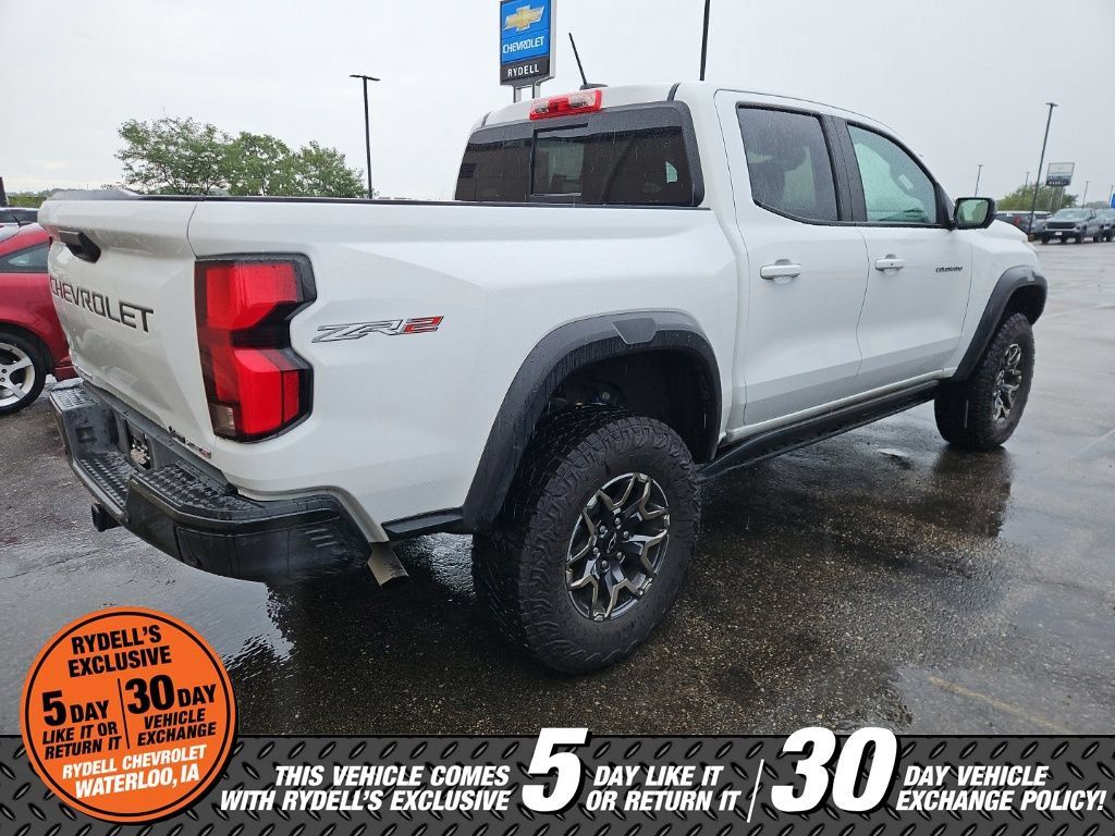 Used 2025 Chevrolet Colorado ZR2 w/ Technology Package AWD/4WD image 3
