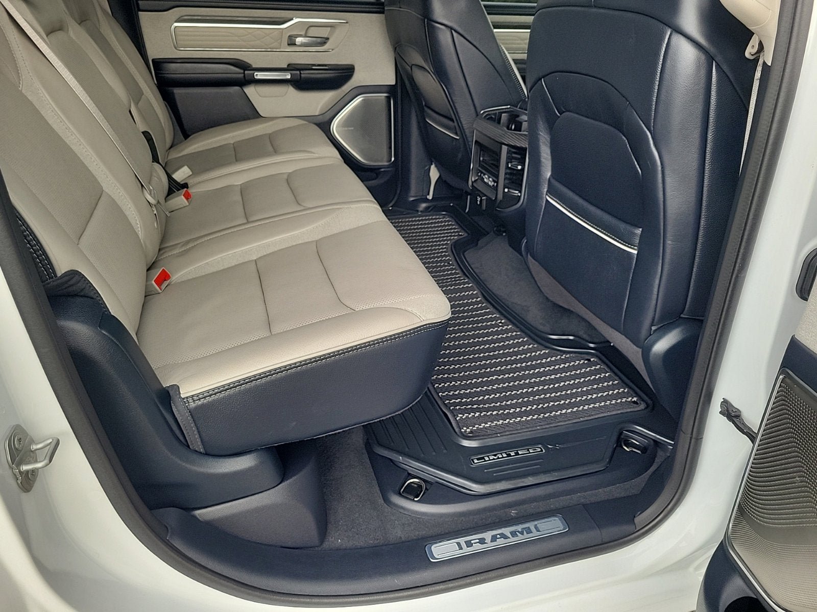 Used 2022 RAM 1500 Limited RWD image 16