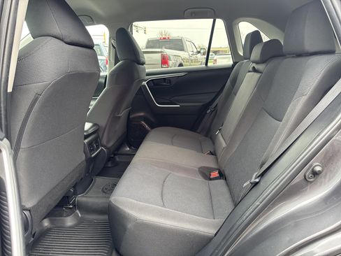 Used 2023 Toyota RAV4 LE AWD/4WD image 31