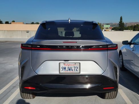 Used 2024 Lexus RZ 300e Premium w/ Technology Package FWD image 4