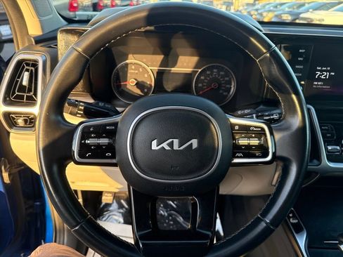 Used 2023 Kia Sorento S w/ Panoramic Sunroof Package FWD image 15