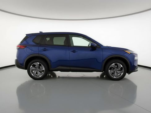 Used 2025 Nissan Rogue SV FWD image 11