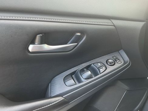 Used 2025 Nissan Sentra SV FWD image 15