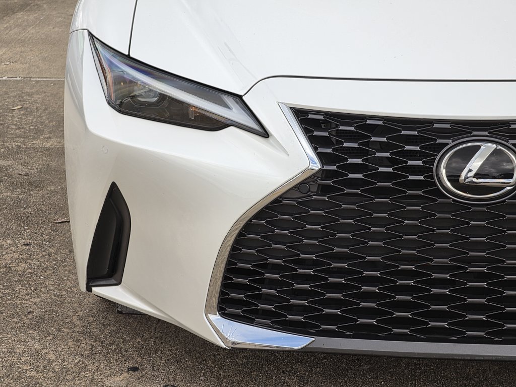 Used 2024 Lexus IS 300 w/ Comfort Package RWD image 5