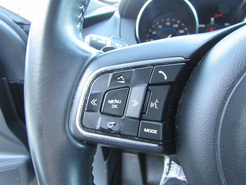 Used 2017 Jaguar F-PACE Premium AWD/4WD image 16
