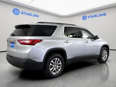 Used 2020 Chevrolet Traverse LT image 9