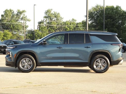 Used 2025 Chevrolet Traverse LT AWD/4WD image 4
