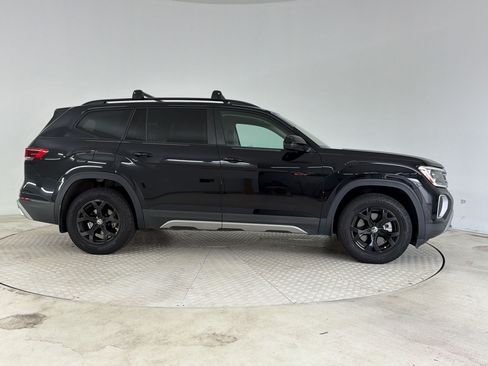 Used 2024 Volkswagen Atlas Peak Edition SEL AWD/4WD image 8