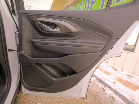 Used 2024 GMC Terrain SLE image 20