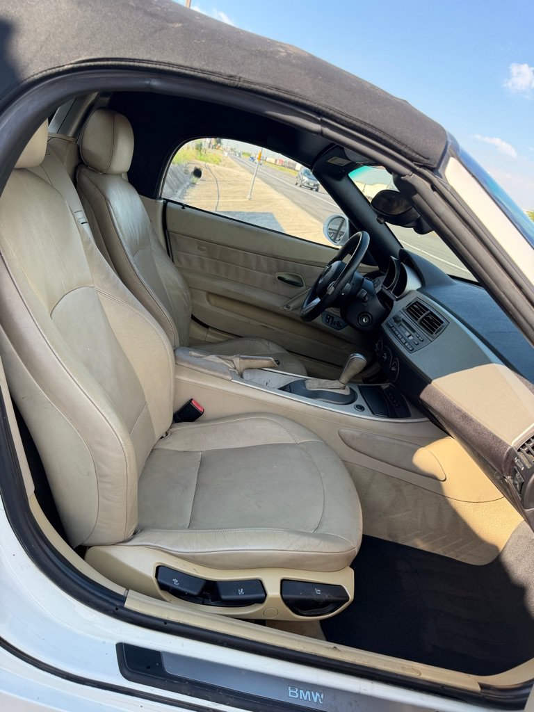 Used 2004 BMW Z4 3.0i RWD image 12