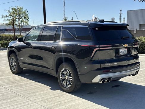 Used 2024 Chevrolet Traverse LT image 5