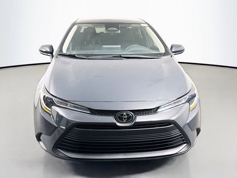Used 2024 Toyota Corolla LE image 2