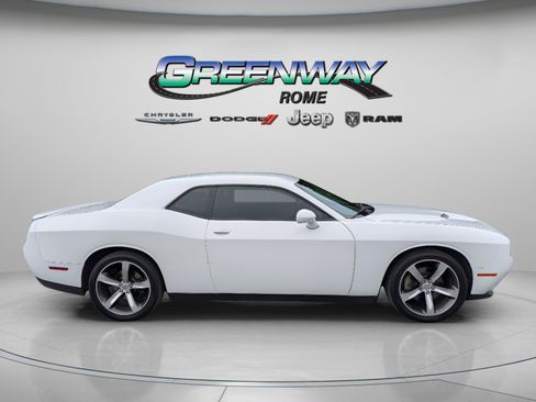 Used 2015 Dodge Challenger SXT w/ Super Sport Group (SS/T) RWD image 9