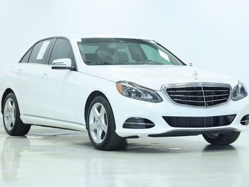 Used 2015 Mercedes-Benz E 350 Sedan image 3