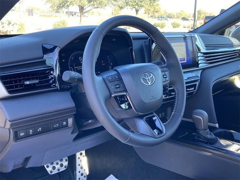 New 2026 Toyota Camry SE image 7