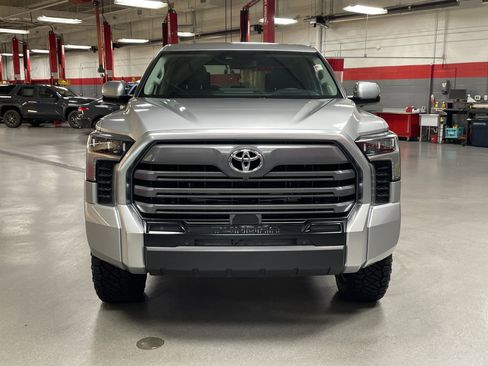 Used 2024 Toyota Tundra Limited AWD/4WD image 7