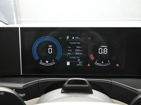 Used 2025 Hyundai Santa Fe SEL FWD image 15
