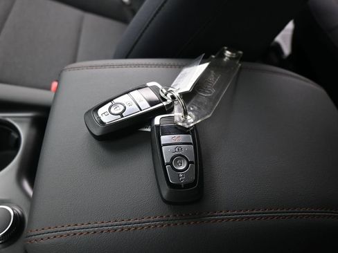 New 2025 Ford Explorer Active image 18