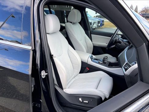 Used 2023 BMW X5 xDrive40i w/ Premium Package AWD/4WD image 8