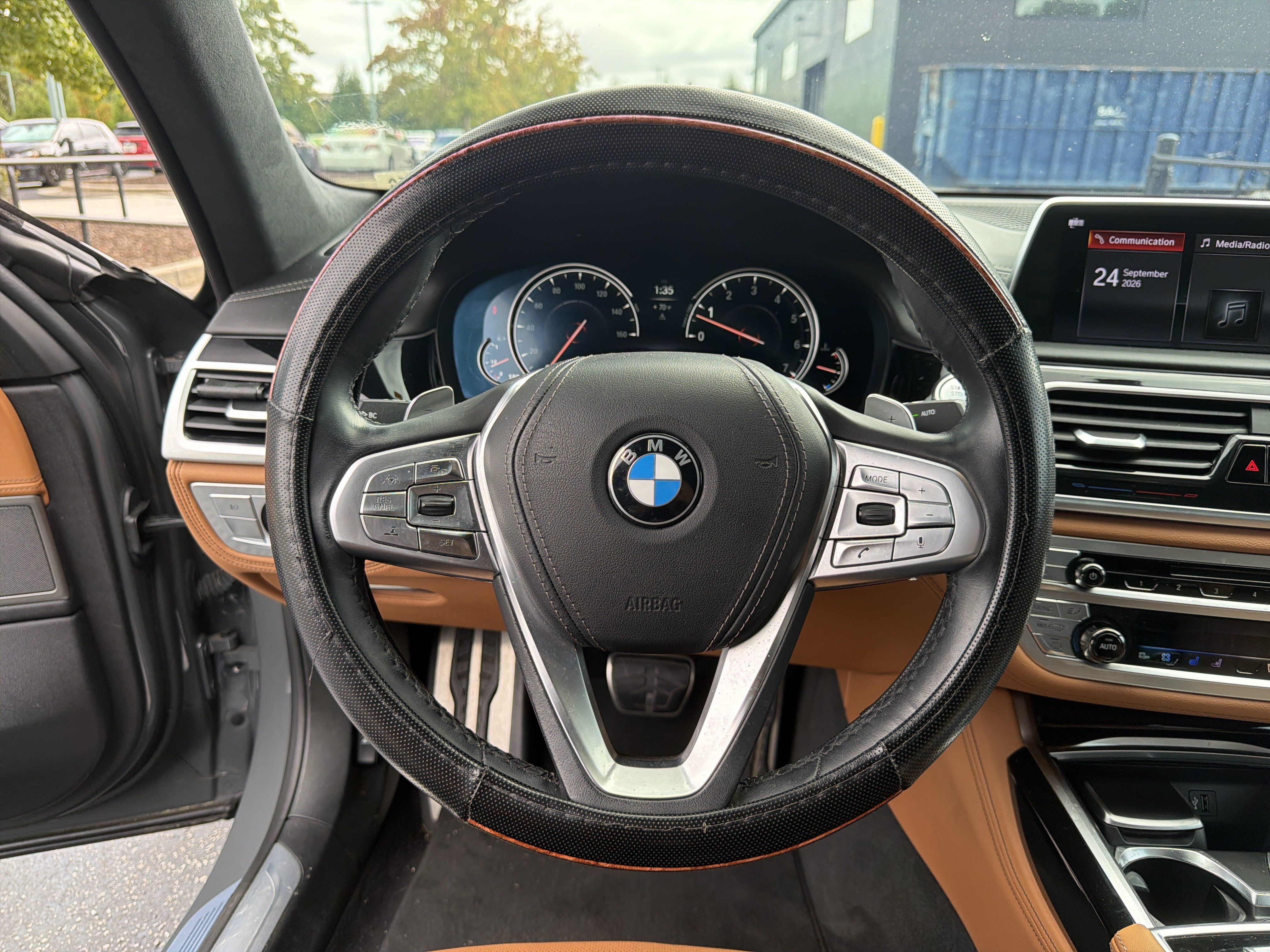 Used 2018 BMW 750i RWD image 17
