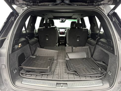 Used 2024 Jeep Grand Cherokee L Overland w/ Trailer Tow Package image 17