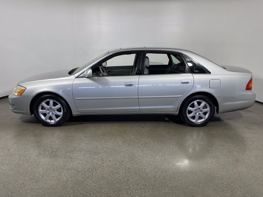 Used 2001 Toyota Avalon XLS w/ Option Pkg 6 FWD image 6