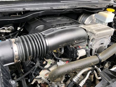 Used 2024 RAM 1500 Laramie RWD image 32