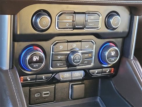 Used 2022 Chevrolet Tahoe Z71 w/ Luxury Package image 27