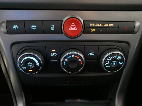 Used 2014 Chevrolet Captiva Sport LT image 23