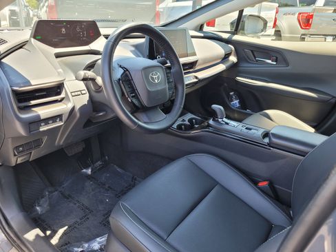 Used 2024 Toyota Prius XLE FWD image 9