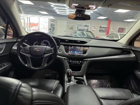 Used 2019 Cadillac XT5 Premium Luxury image 9