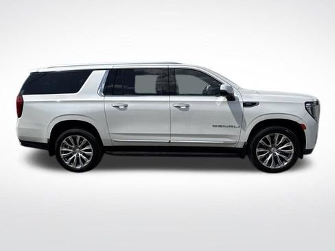 Used 2021 GMC Yukon XL Denali w/ Advanced Technology Package image 7